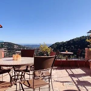 https://mas-des-buscades.fr-provencehotel.com